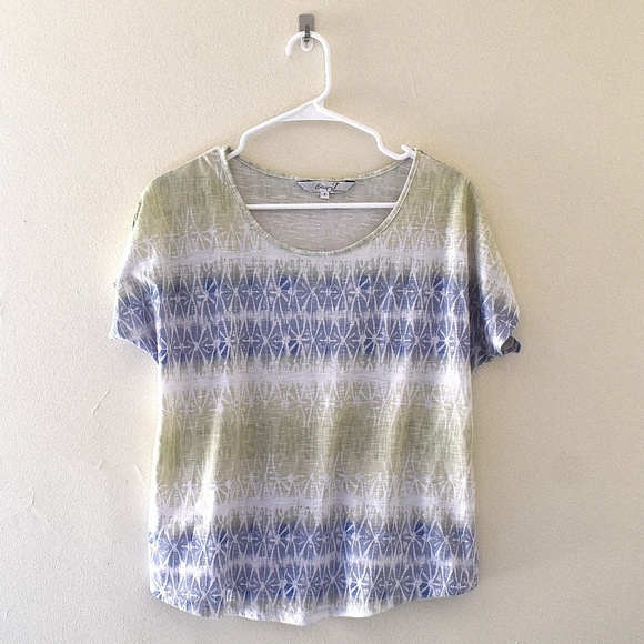 Ella J Tops - 2/$15 S- Ella J Geometric Top